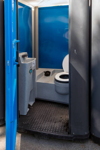 Best Portable toilet rental cost  in Evart, MI